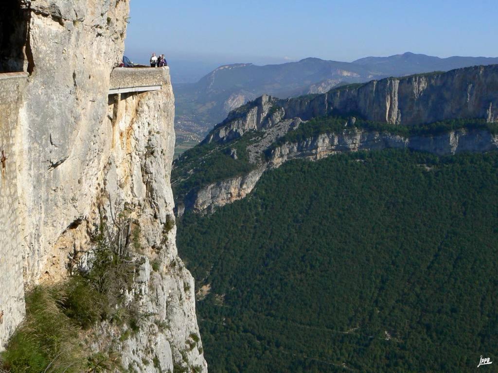 Logez Au Coeur Du Parc Du Vercors Saint-Laurent-en-Royans Exterior photo
